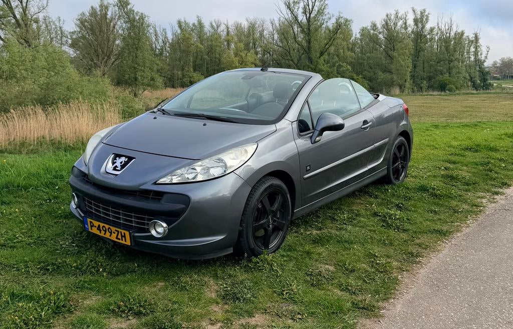 Peugeot 207 1.6 16V CC 2009 CABRIO JBL PDC NIEUWE APK!, Auto's, Voorwielaandrijving, Zwart, 4 cilinders, Cabriolet
