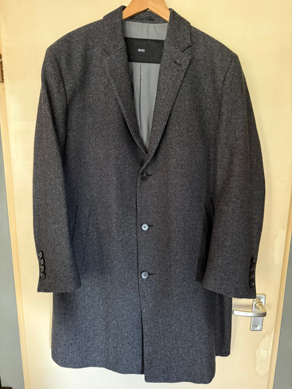 Hugo Boss mantel jas wol grijs/zwart mt 56 als nieuw, Ophalen of Verzenden, Zo goed als nieuw, Maat 56/58 (XL), Grijs