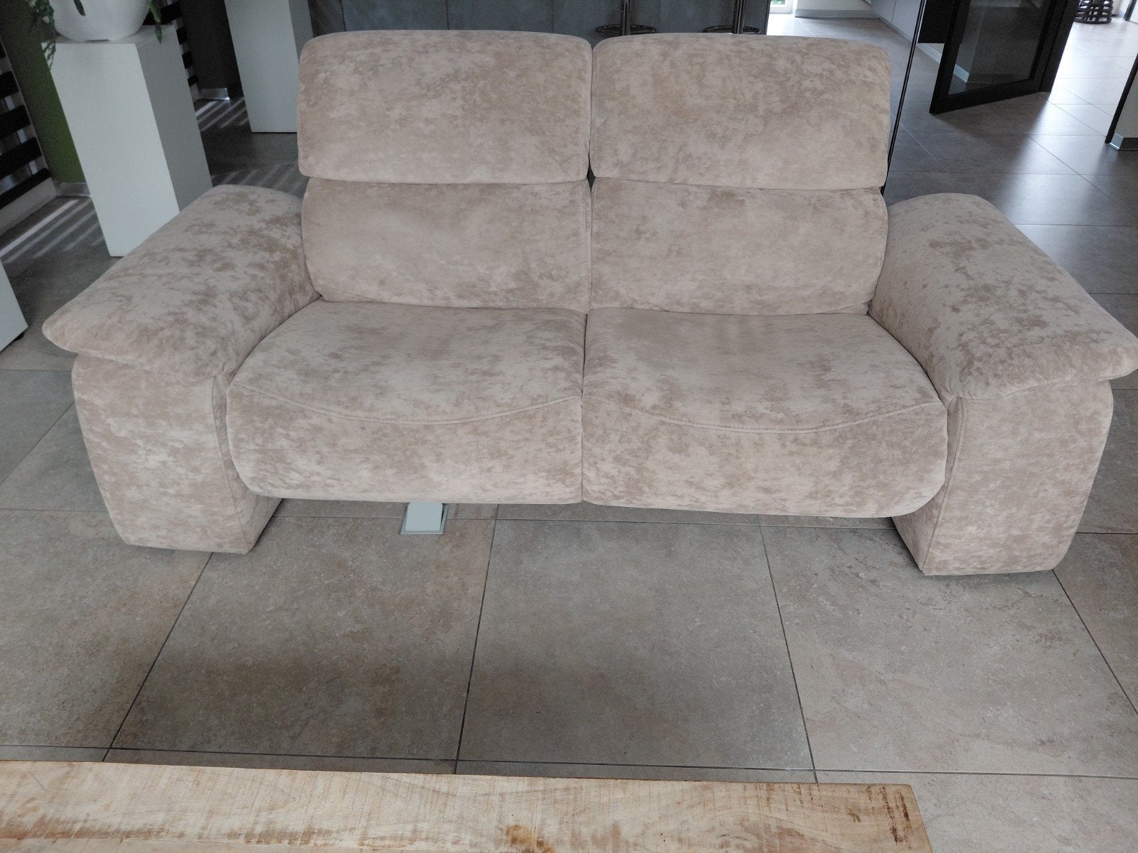 Comfortabele 2-zitsbank met relaxfunctie, Huis en Inrichting, Banken | Bankstellen, Ophalen, 150 tot 200 cm, Modern, Comfort, Tweepersoons