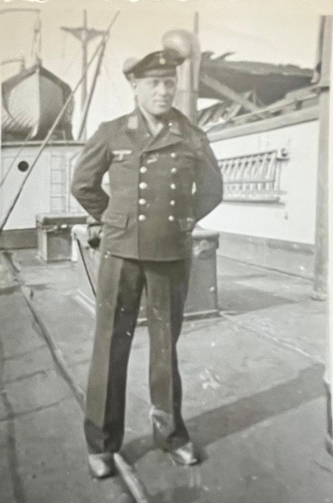 WO2 DUITS Zw/w foto Kriegsmarine man in volledig uniform, Verzamelen, Militaria | Tweede Wereldoorlog, Verzenden, Marine, Duitsland