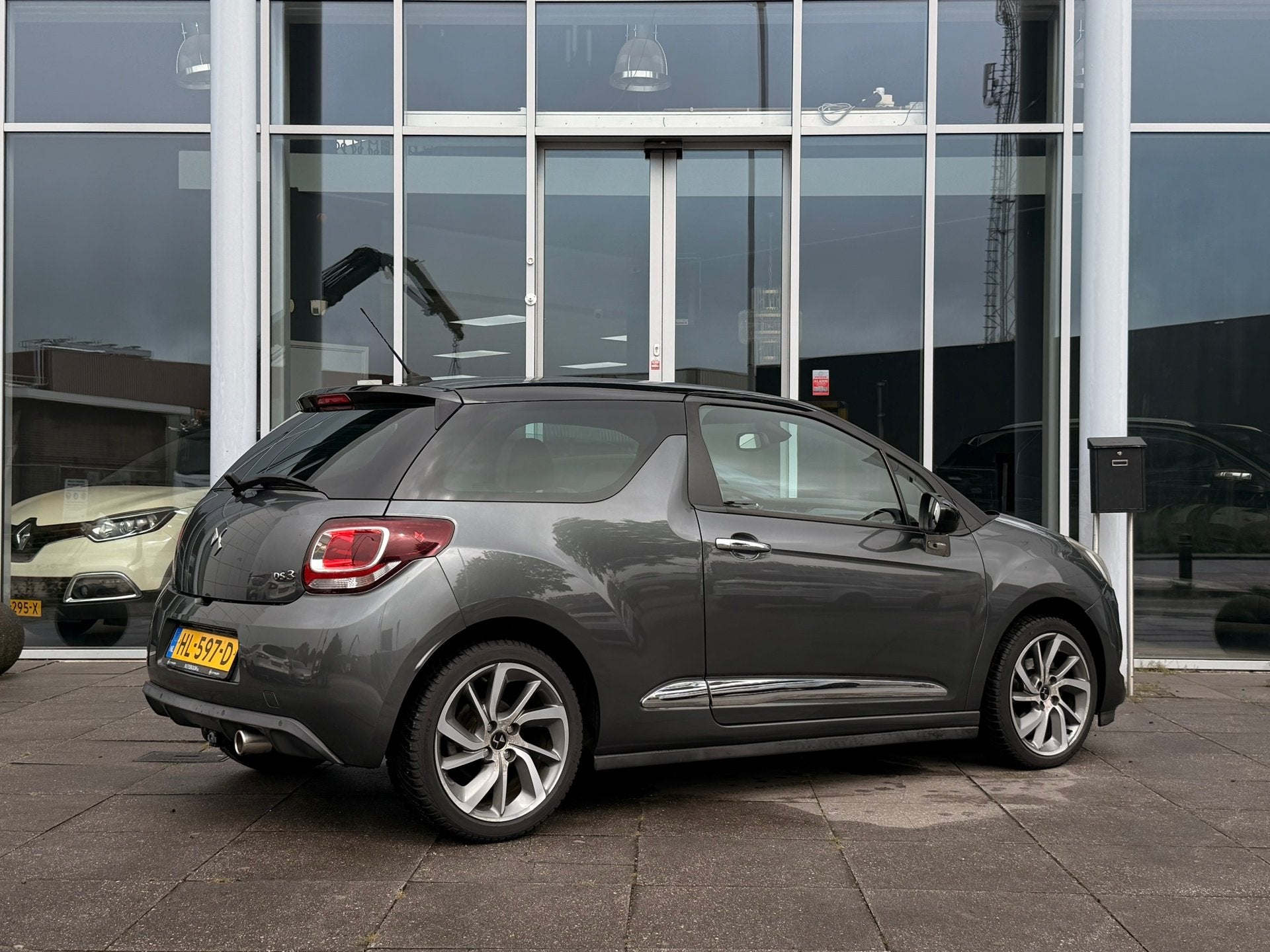DS 3 1.2 PureTech So Chic|Eerste eigenaar|Navi|Pdc|Xenon, Auto's, Voorwielaandrijving, Dealer onderhouden, Bluetooth, Met garantie (alle)