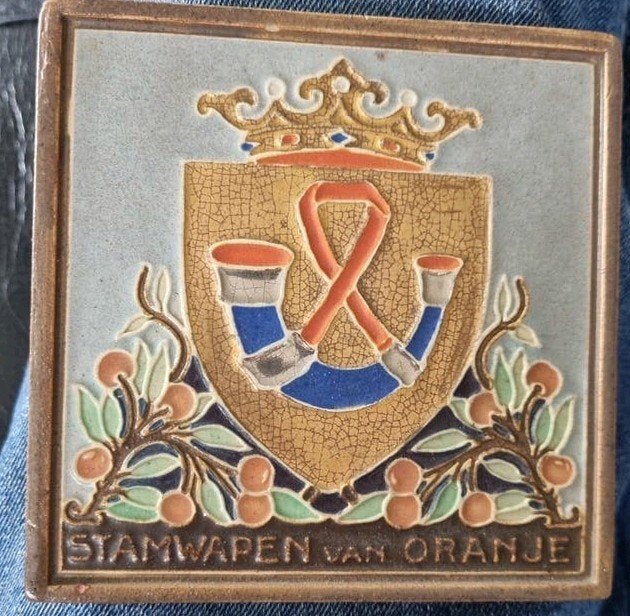 Mooie Westraven Tegel - Stamwapen van Oranje, Ophalen of Verzenden