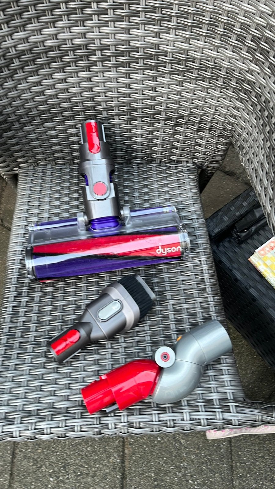 Dyson V10 (vloerzuigmond met zachte roller, origineel), Witgoed en Apparatuur, Stofzuigers, Ophalen, Zo goed als nieuw