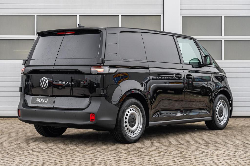 Volkswagen ID. Buzz Cargo Economy Business 286pk 79 kWh | Tr, Auto's, Bestelauto's, Automaat, 12 maanden, Zwart, Volkswagen