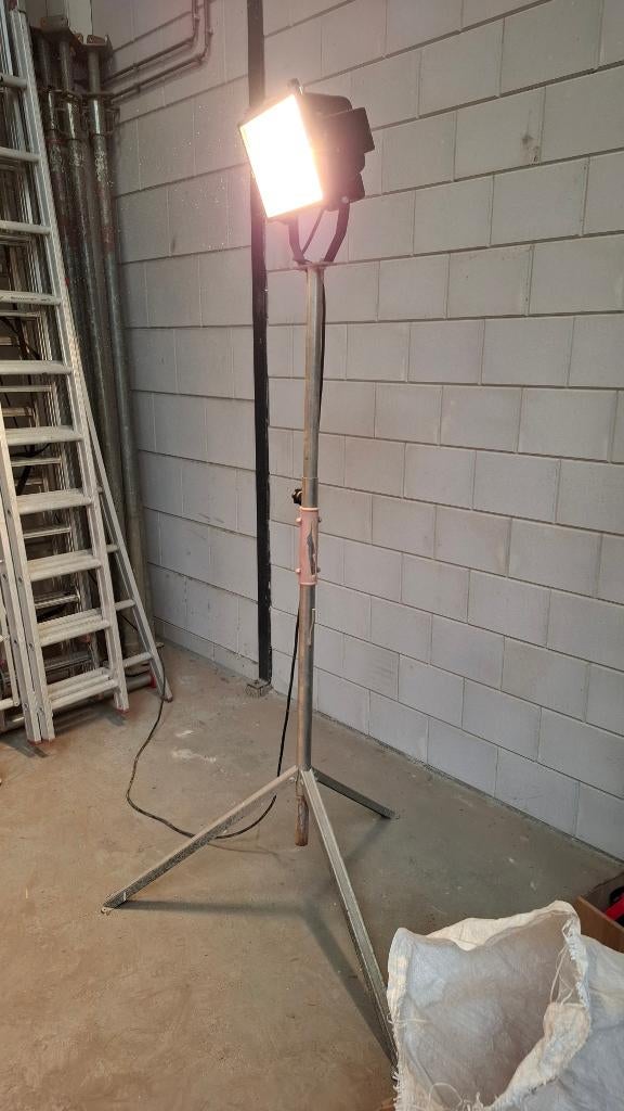 bouwlamp op statief, Doe-het-zelf en Verbouw, Bouwverlichting, Ophalen, Gebruikt, 500 watt of meer, Overige typen