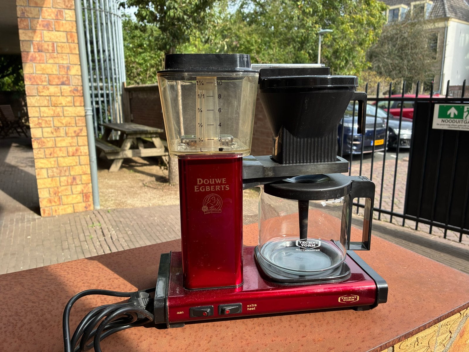 Moccamaster koffiezetapparaat Douwe Egberts  editie, Gebruikt, 10 kopjes of meer, Koffiemachine, Gemalen koffie