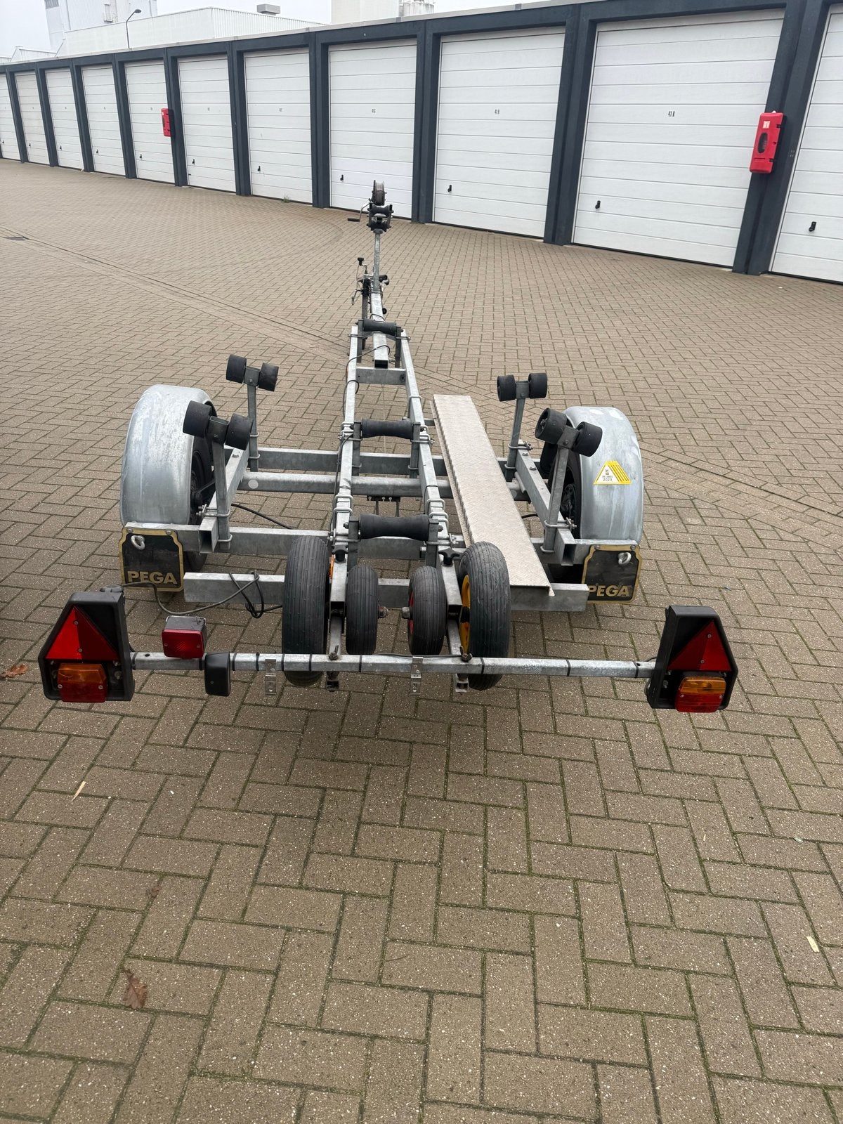 Pega Boottrailer enkel Asser geremde tot 5,5l lengte, Watersport en Boten, Boottrailers, Minder dan 1500 kg, Gebruikt, Overige typen