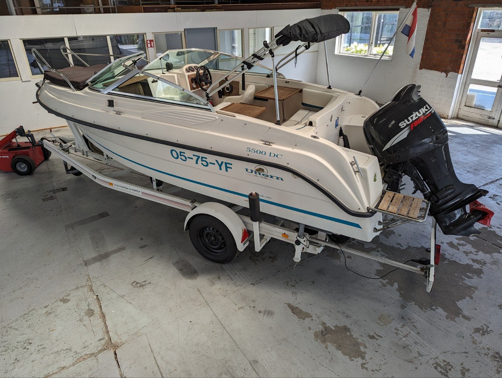 Uttern 5500DC Suzuki 140pk EFI viertakt trailer kenteken, Gebruikt, Viertaktmotor, 140 pk, Ophalen