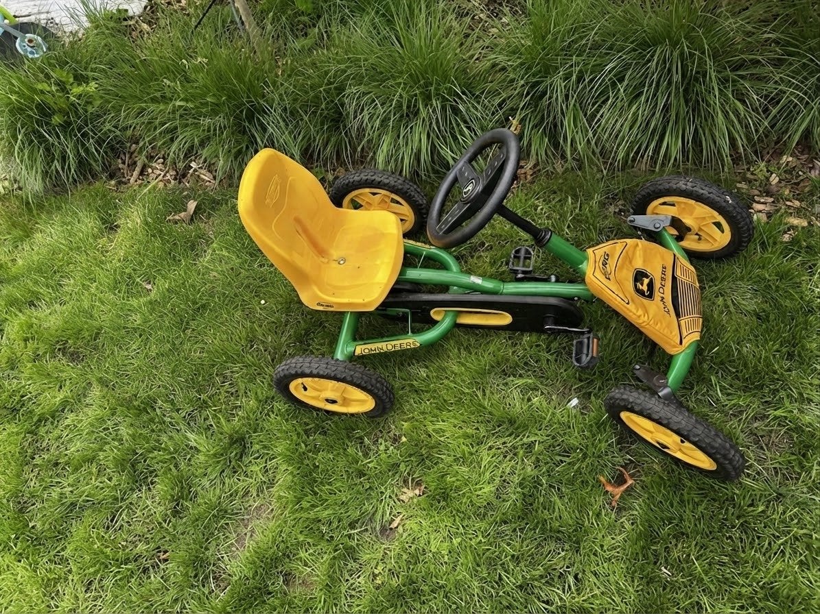 BERG John Deere skelter - als nieuw, Ophalen, Zo goed als nieuw, Trapvoertuig