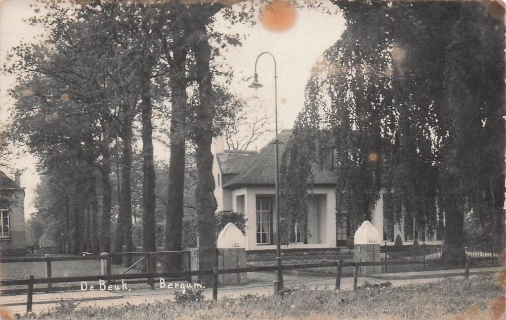 703-175-013 De Beuk Bergum, Verzenden, Voor 1920, Friesland