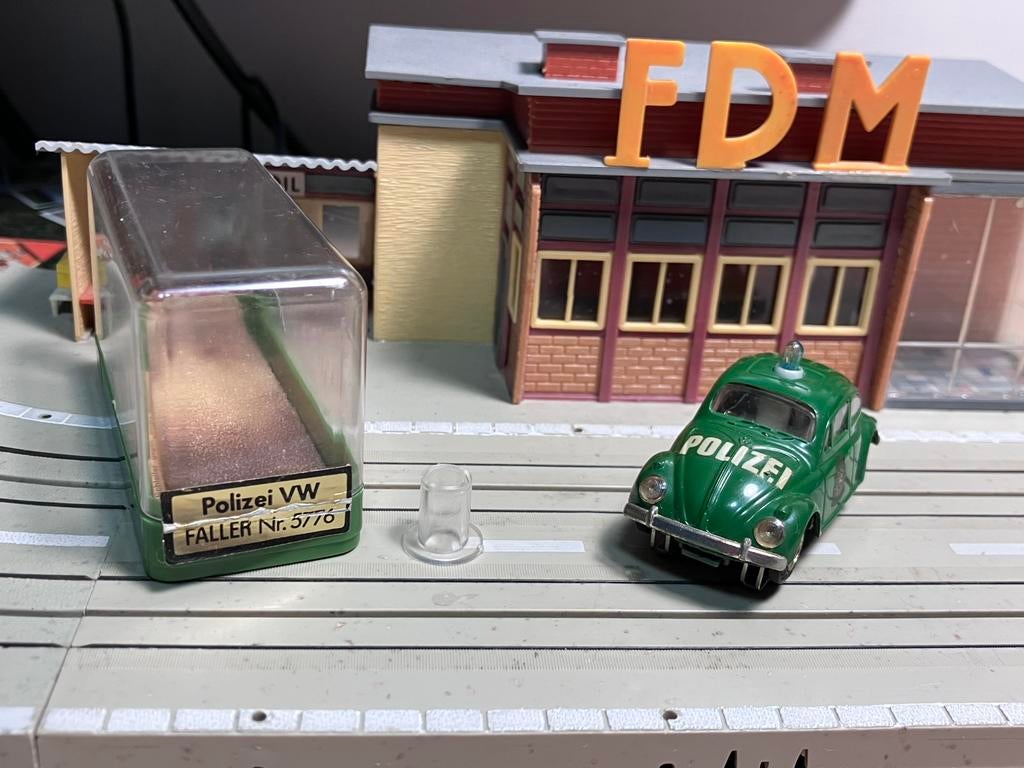 Faller AMS Volkswagen Kever politie groen, OVP, vlakanker F5, Ophalen of Verzenden, Zo goed als nieuw, Elektrisch, Overige merken