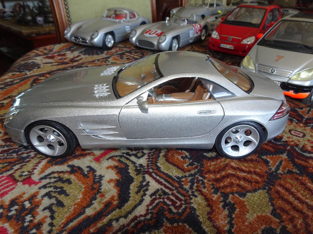 mercedes benz VISION  SLR  MERK MAISTO  ZONDER DOOS 1;18, Hobby en Vrije tijd, Modelauto's | 1:18, Ophalen of Verzenden, Zo goed als nieuw