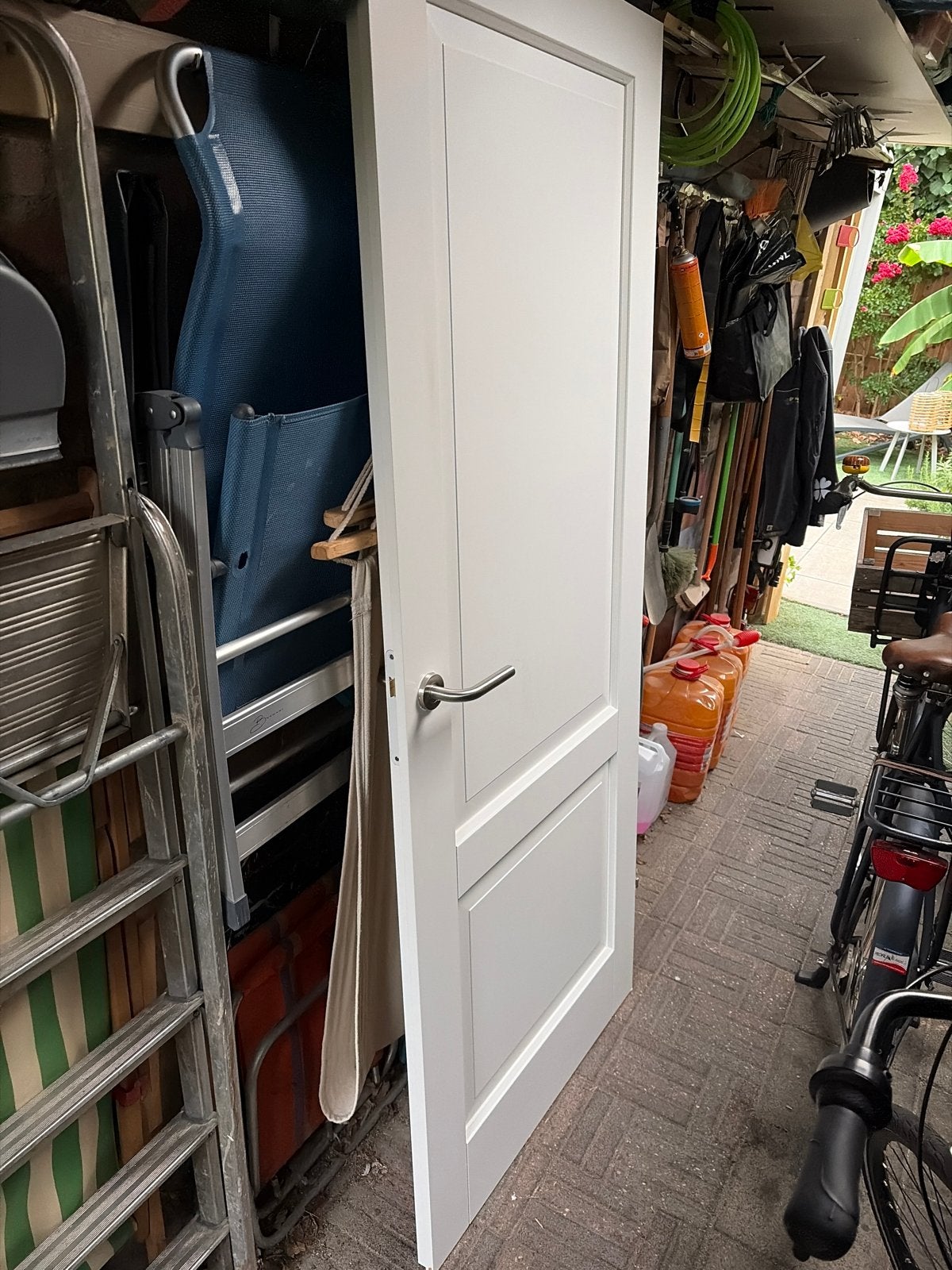 Gratis nieuwe Witte opdekdeur met paneel en klink, Ophalen, 80 tot 100 cm, Binnendeur, Zo goed als nieuw