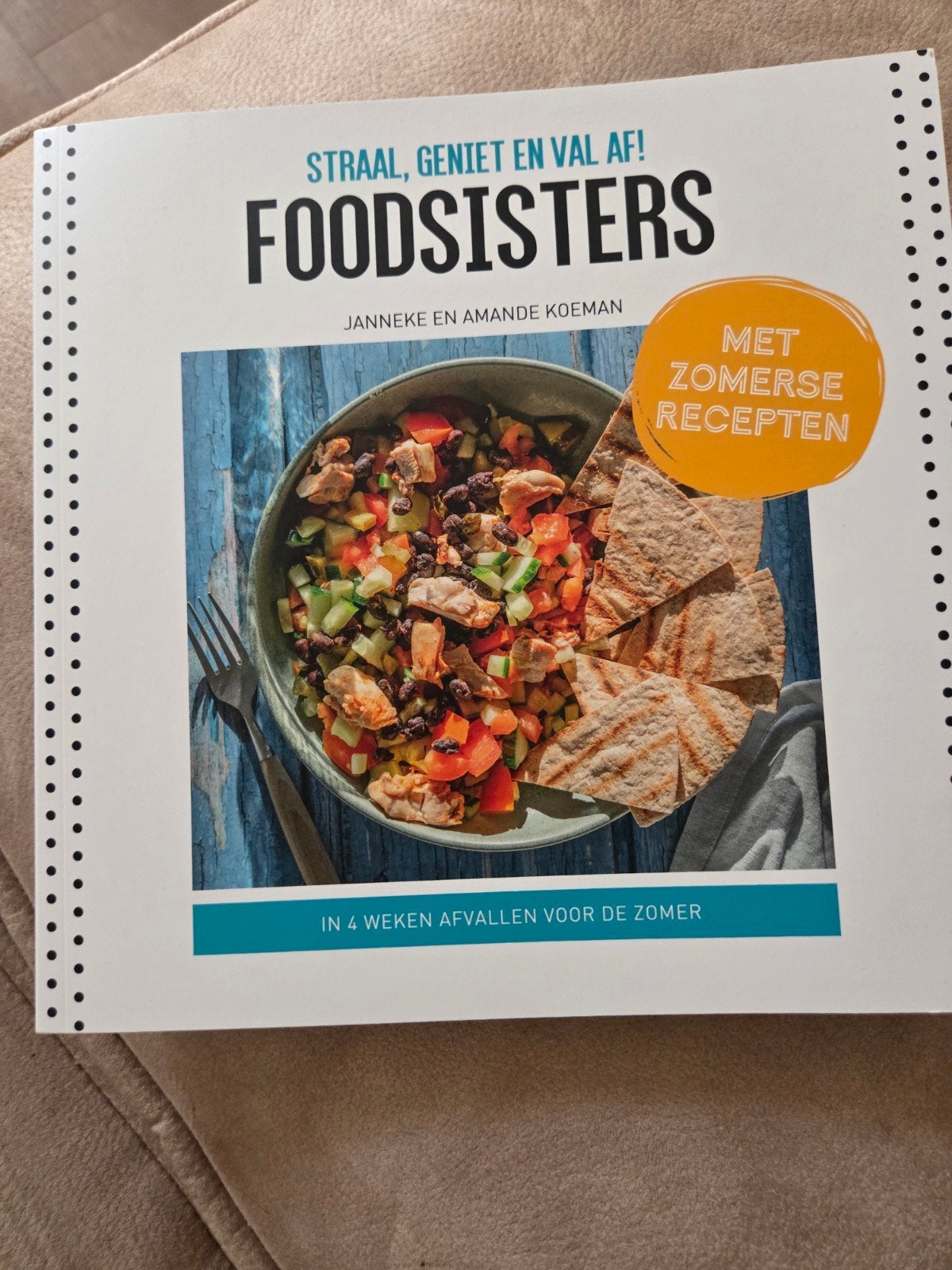 Foodsisters nieuwste boek in 4 weken afvallen vd zomer, Boeken, Ophalen of Verzenden