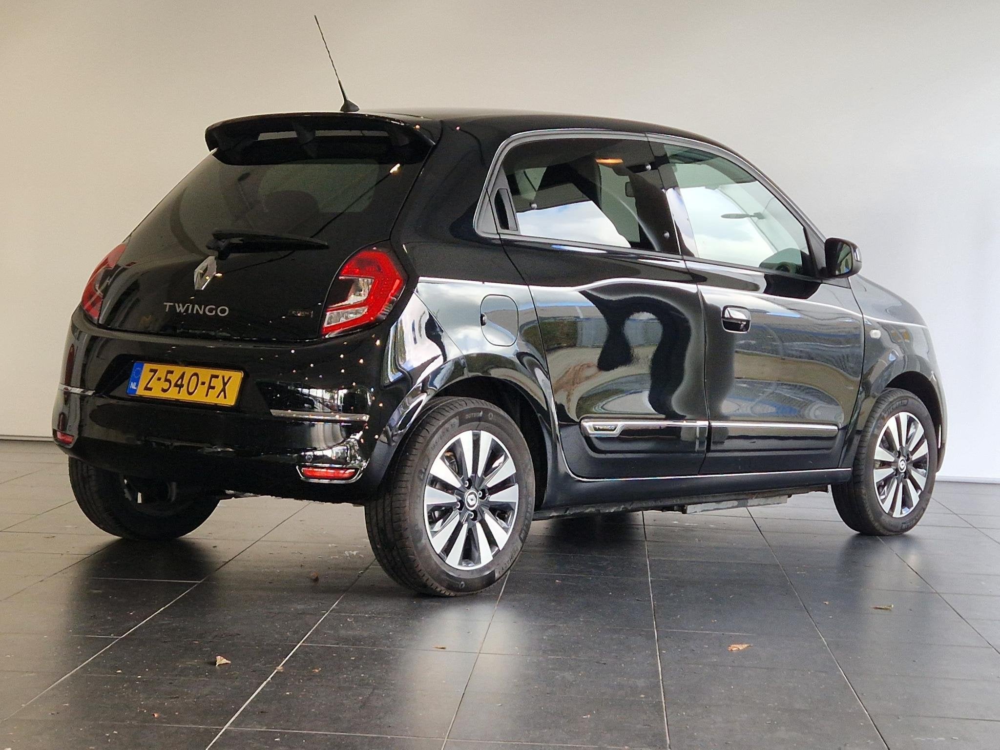 Renault Twingo Z.E. R80 E-Tech Techno 22 kWh | 98% SOH | NAV, Auto's, Met garantie (alle), Leder en Stof, Zwart, Origineel Nederlands