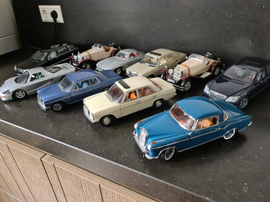 Collectie Mercedens 1:18 44 stuks, Ophalen, Gebruikt, Auto, Overige merken