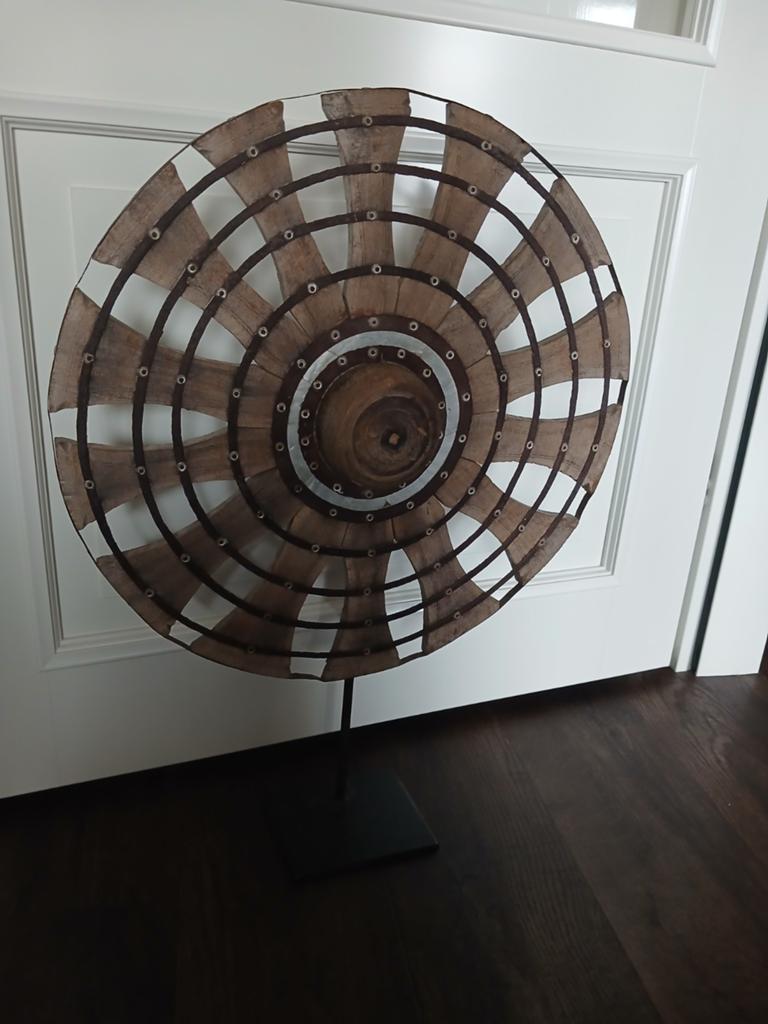 Houten wiel op standaard., Huis en Inrichting, Woonaccessoires | Kransen, Ophalen