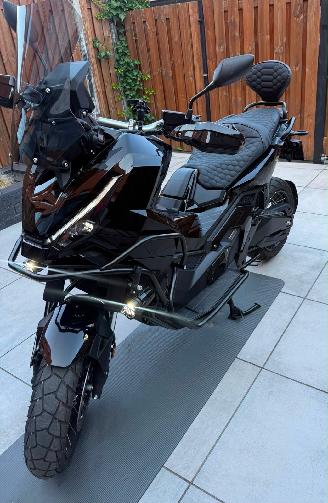 Honda X-ADV 750 Zwart 2025 NL Motor, 750 cc, Motorrijbewijs A, Gebruikt, Particulier