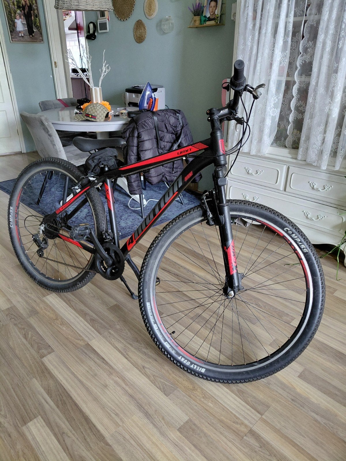 ≥ Motion Mountainbike Zwart/Rood - Zo goed als nieuw — Fietsen ...