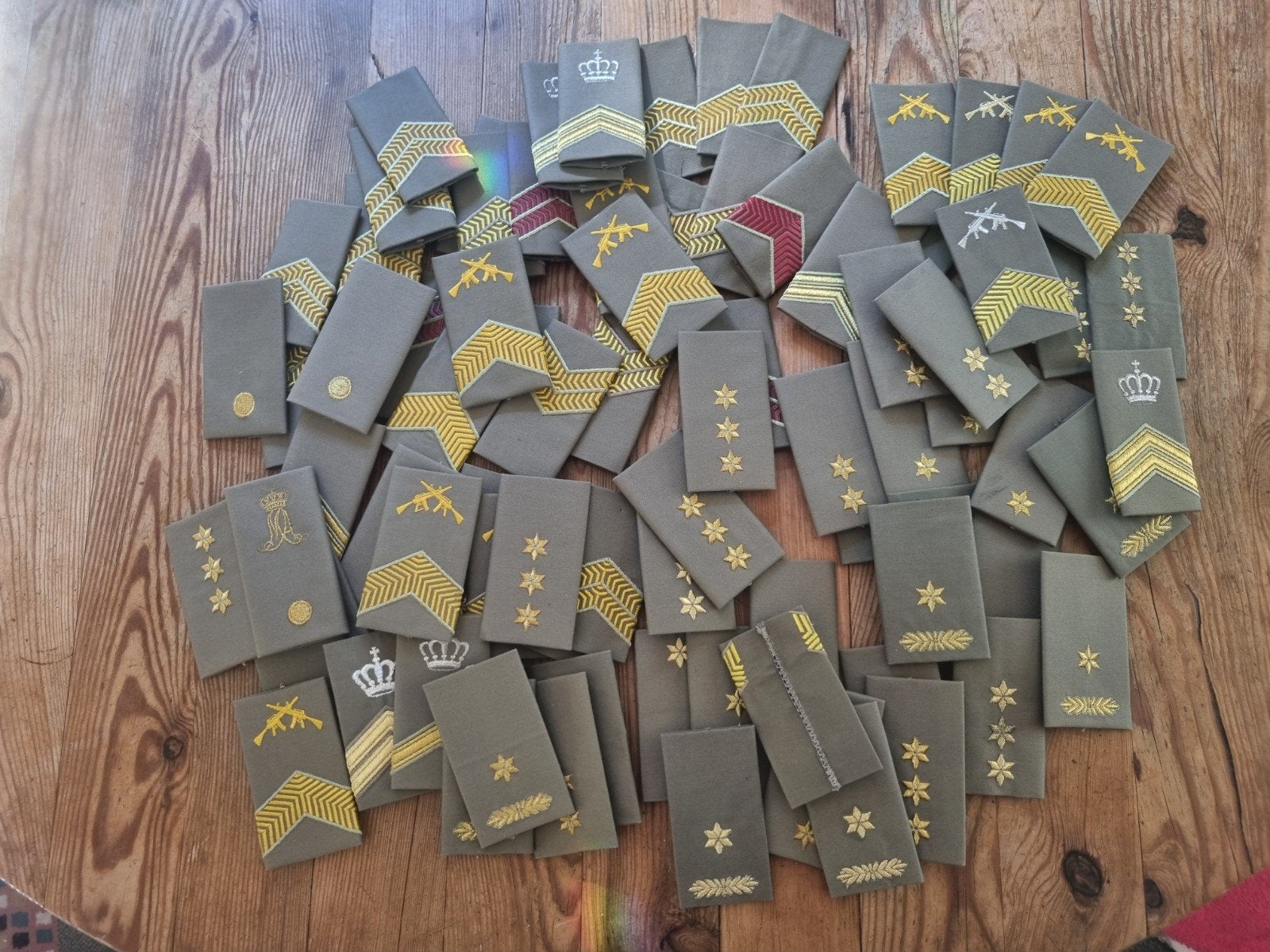 lot rangen koninklijke landmacht nr1, Verzamelen, Militaria | Algemeen, Ophalen of Verzenden, Landmacht, Nederland, Embleem of Badge