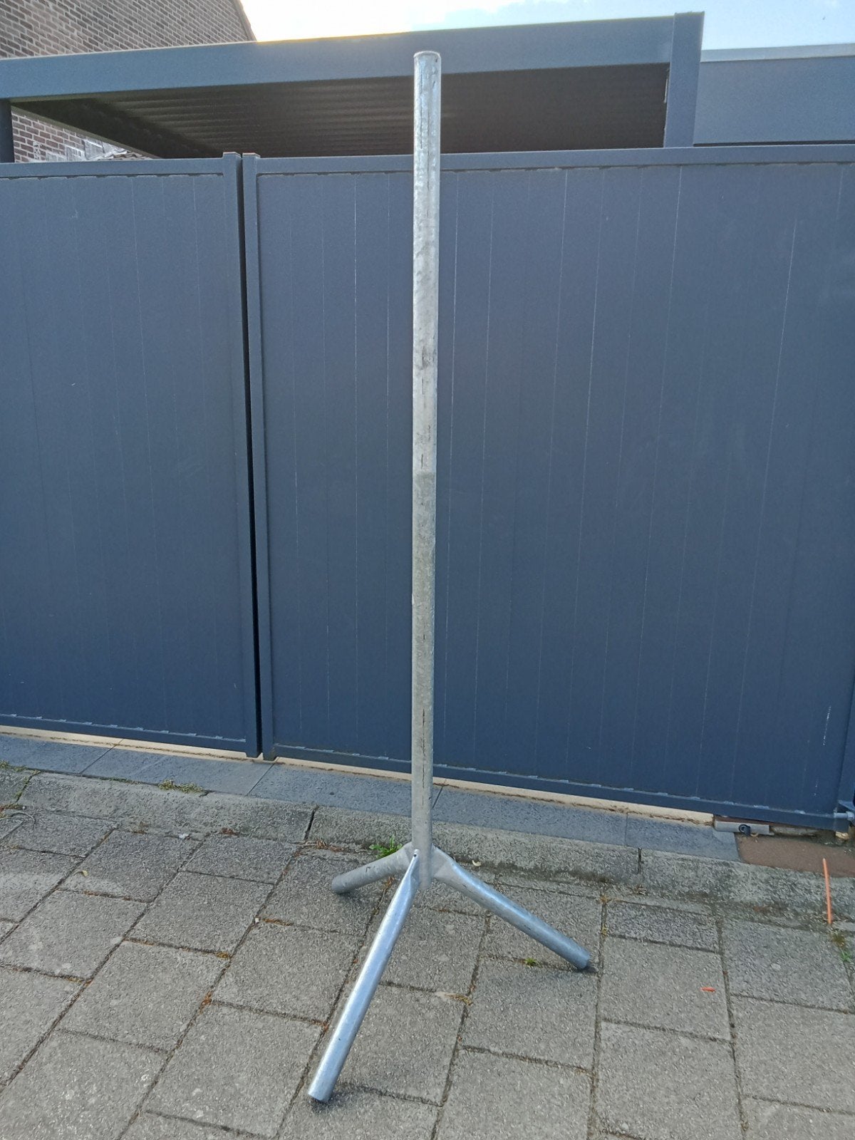 Metalen paal met driepoot - Stevige standaard, Ophalen, Gebruikt