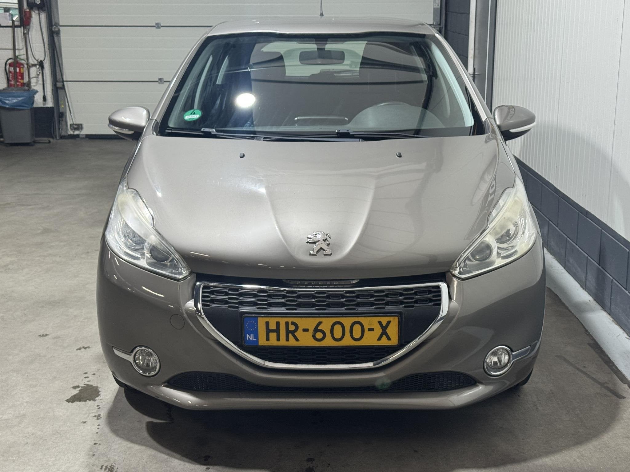 Peugeot 208 1.2 VTi Blue Lease Executive Zeer Netjes Trekh.V, Voorwielaandrijving, Euro 5, Stof, Gebruikt