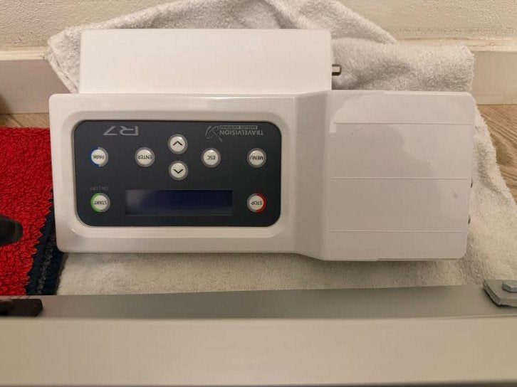 Travel Vision R7 Flat automatische satellietantenne, Ophalen, Zo goed als nieuw