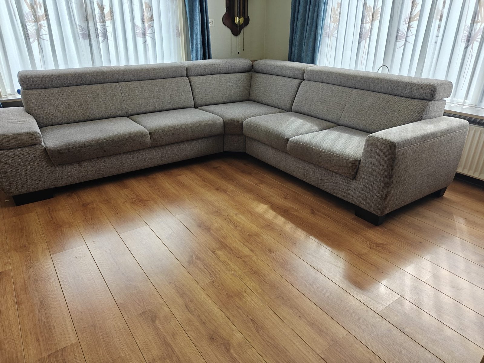 Comfortabele grijze hoekbank, Ophalen, 250 tot 300 cm, Gebruikt, Hoekbank