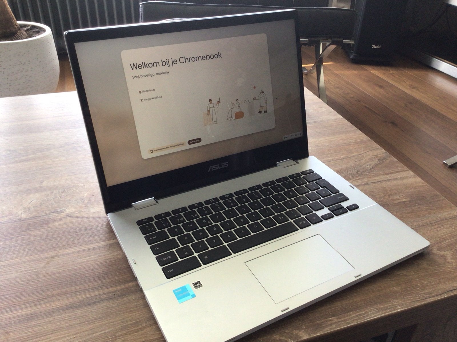 Asus Chromebook Flip 14 inch - Spaans toetsenbord, Ophalen, 14 inch, Qwerty, Touchscreen