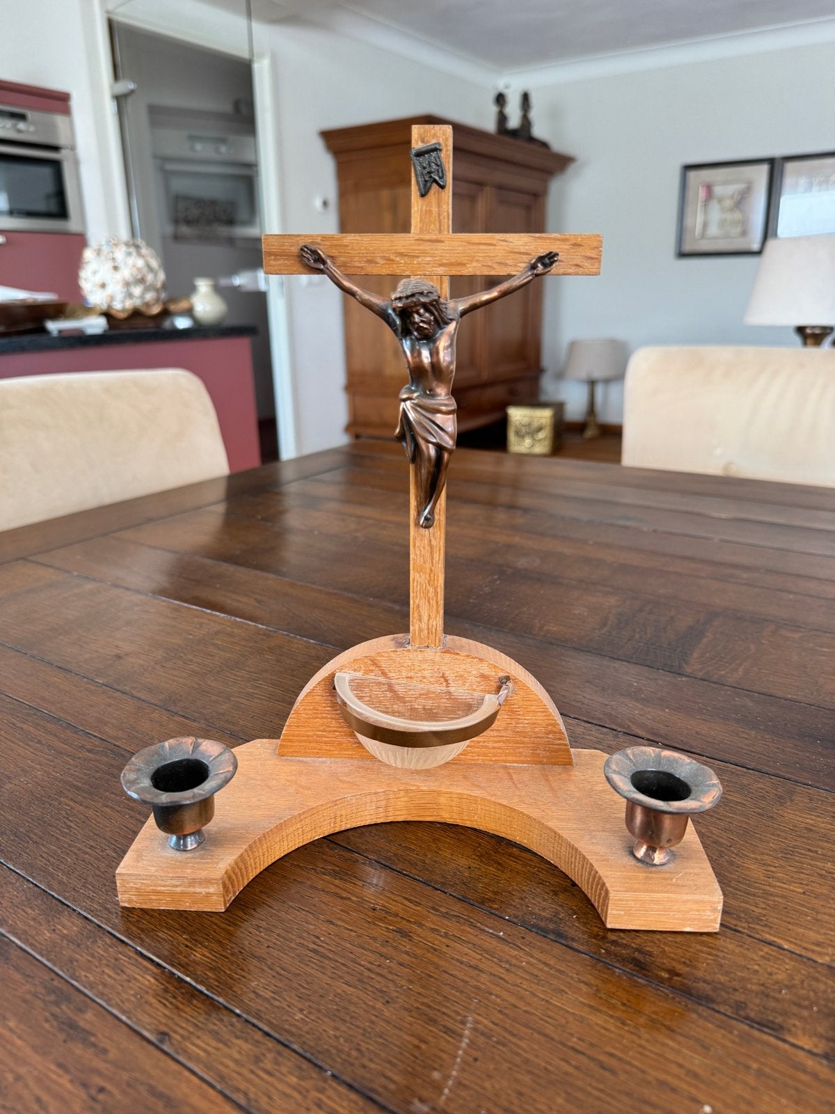 Vintage houten kruisbeeld met corpus en wijwaterbakje, Ophalen