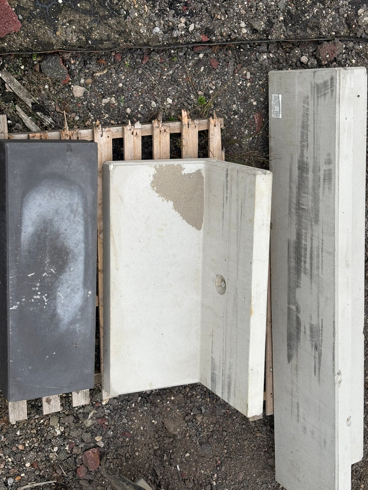 Keerwandjes beton blok alles bij elkaar 150 euro, Ophalen, Zo goed als nieuw, Bakstenen