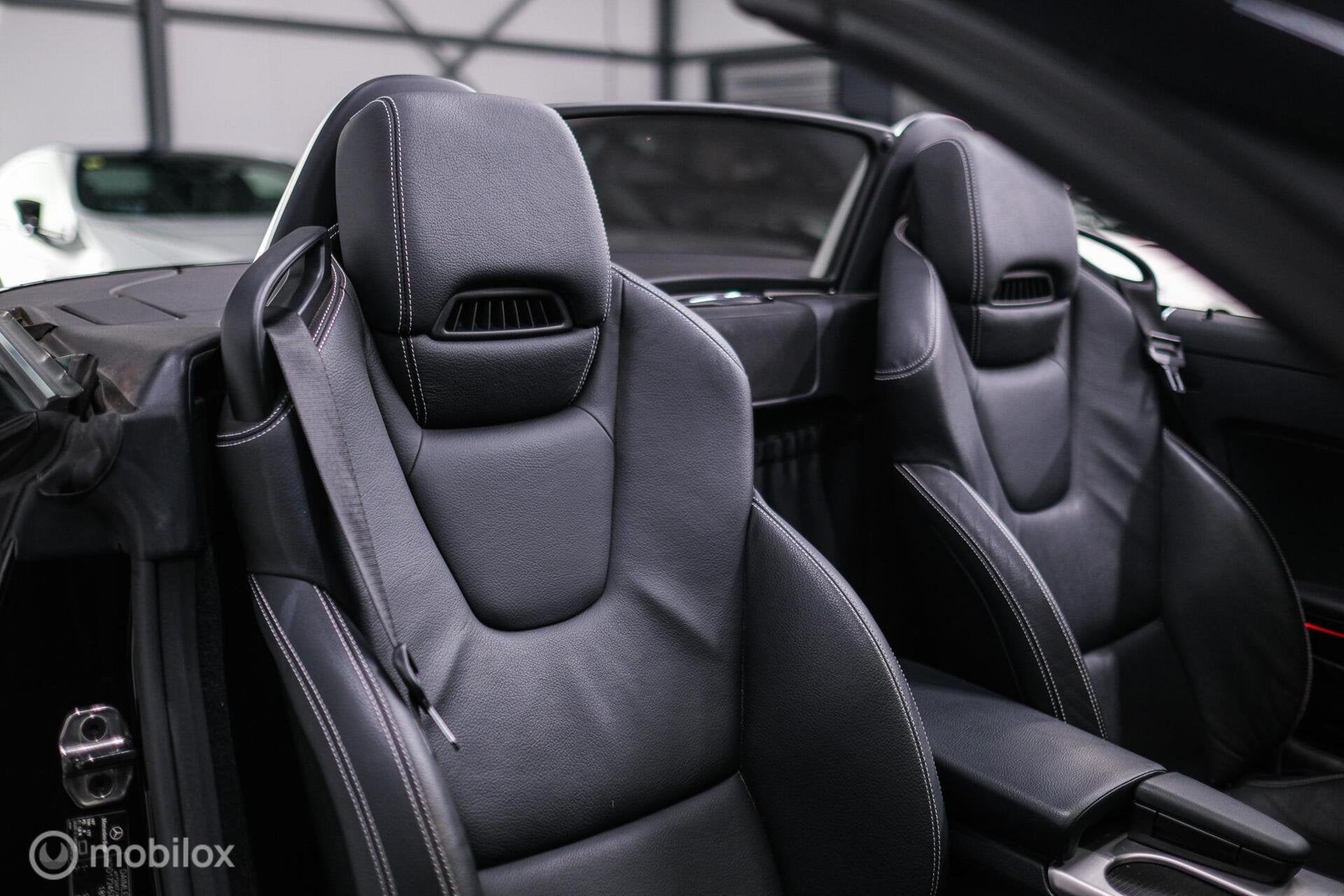 Mercedes SLK-klasse 350 AMG Line 306 PK | Panorama | Airscar, Automaat, Euro 5, Achterwielaandrijving, Zwart