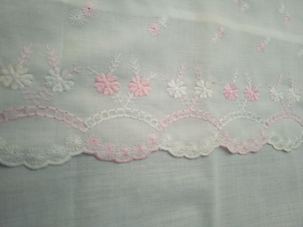 2x Vintage lakentjes en sloopjes voor wiegje of ledikantje, Jongetje of Meisje, Wit, Overige typen, Ophalen of Verzenden