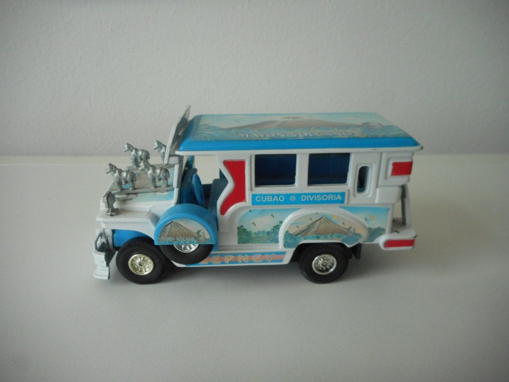 Jeepney Manila, Filippijnen (mini model), Ophalen of Verzenden, Zo goed als nieuw, Auto's