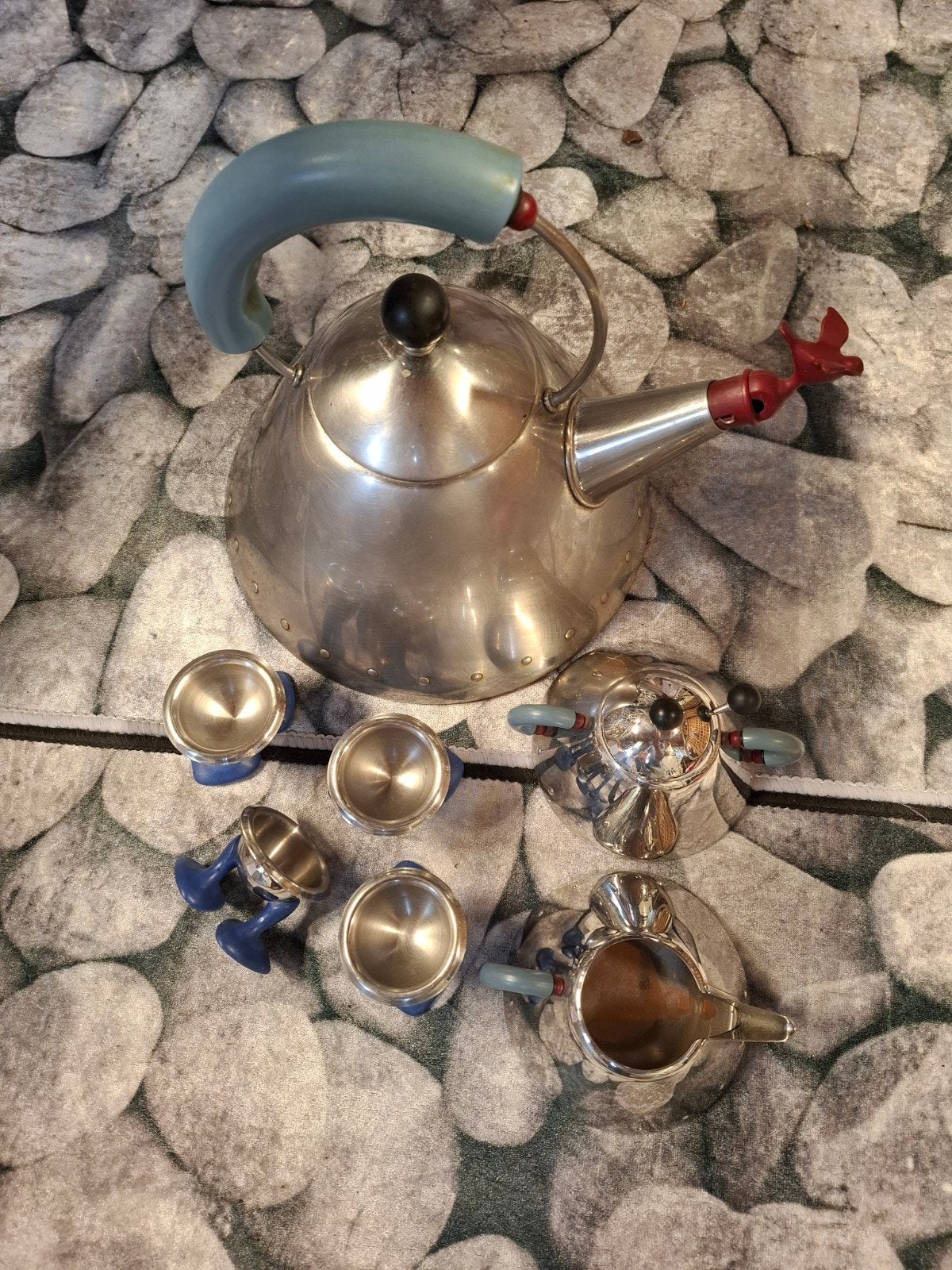 alessi fluitketel, melk en suiker set en 4 eierdopjes, Huis en Inrichting, Minder dan 50 cm, Gebruikt, Ophalen of Verzenden, Minder dan 100 cm