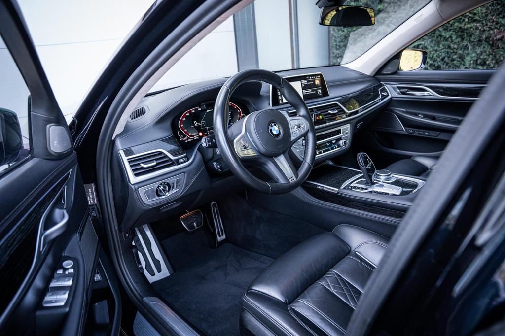 BMW 7-serie 745e High Executive M-sport |Pano|Laser|Luchtver, Auto's, BMW, Achterwielaandrijving, Gebruikt, 394 pk, Zwart