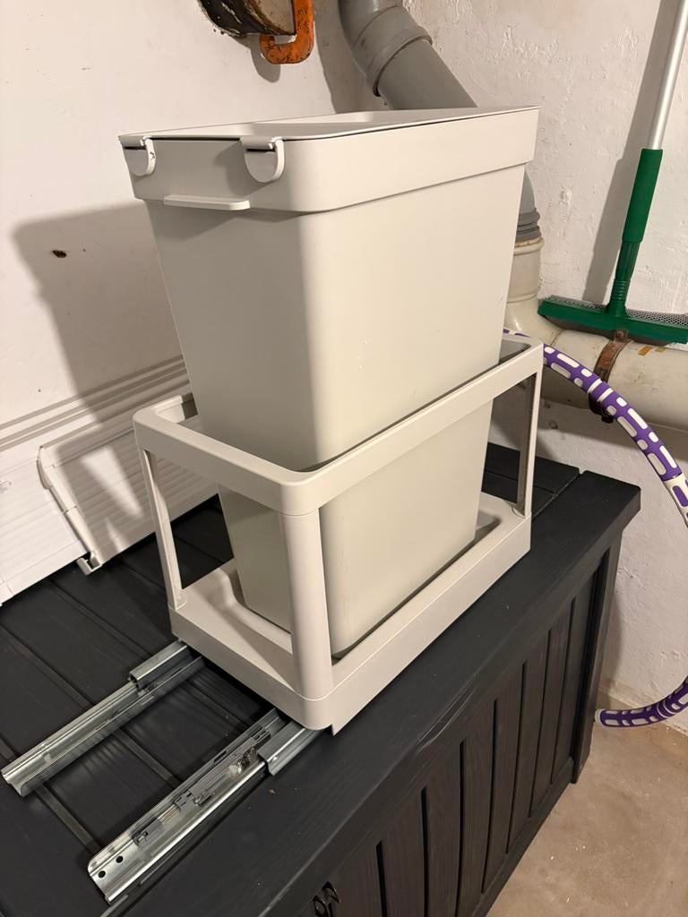 HÅLLBAR Uittrekbaar frame v afvalsortering, lichtgrijs, Huis en Inrichting, Keuken | Complete keukens, Ophalen, Zo goed als nieuw