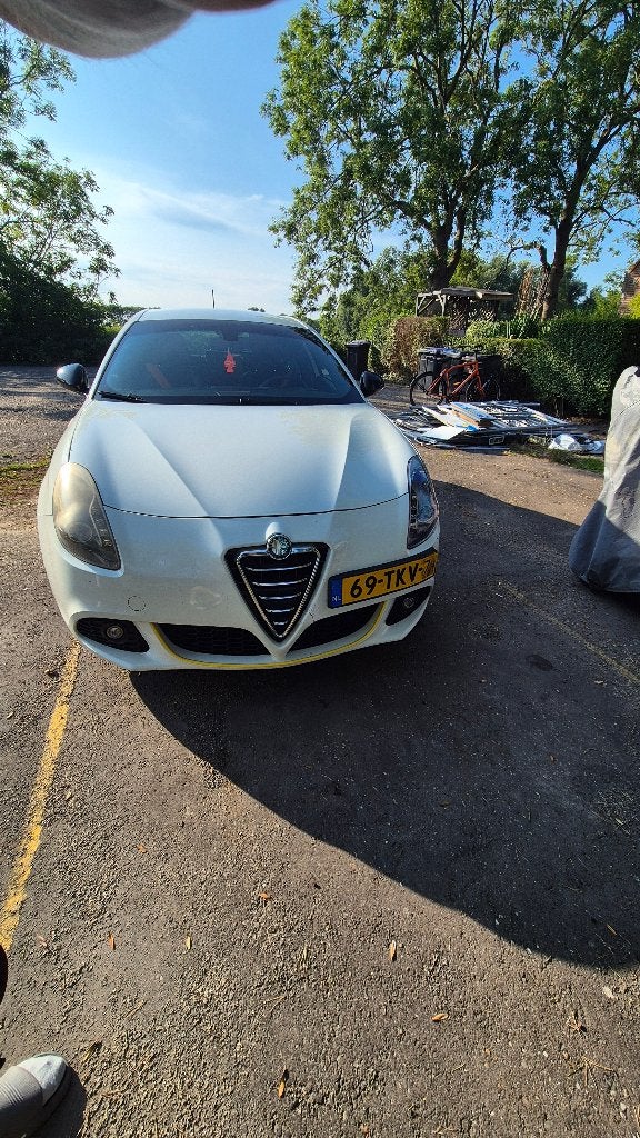 Alfa Romeo Giulietta 1.4 Turbo Multi AIR 2012 Wit, Auto's, Voorwielaandrijving, Zwart, 4 cilinders, Leder en Stof