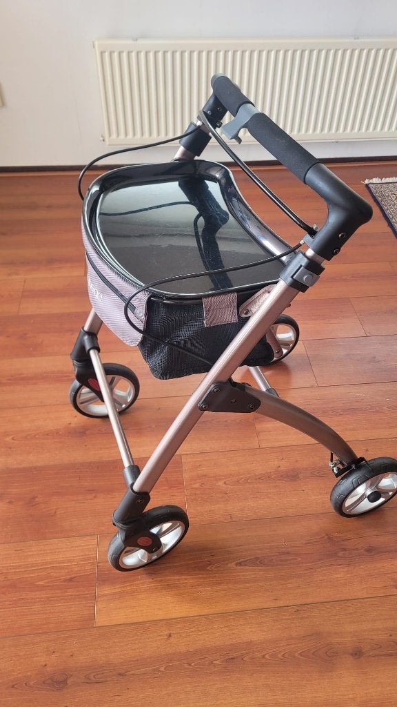 Lichtgewicht Rollator van Wheelz, Ophalen, Lichtgewicht, Zo goed als nieuw