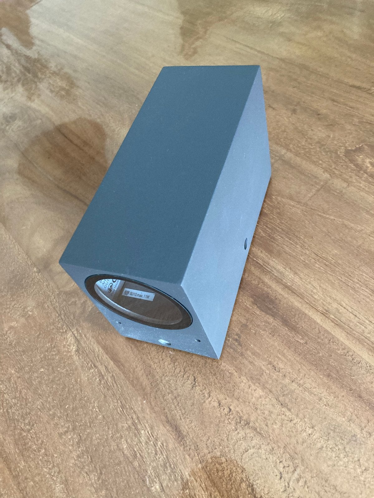 Als nieuw - Karwei Evan 2 Buitenlamp met sensor - Grijs, Minder dan 50 watt, Wandlamp, Ophalen of Verzenden, Rvs