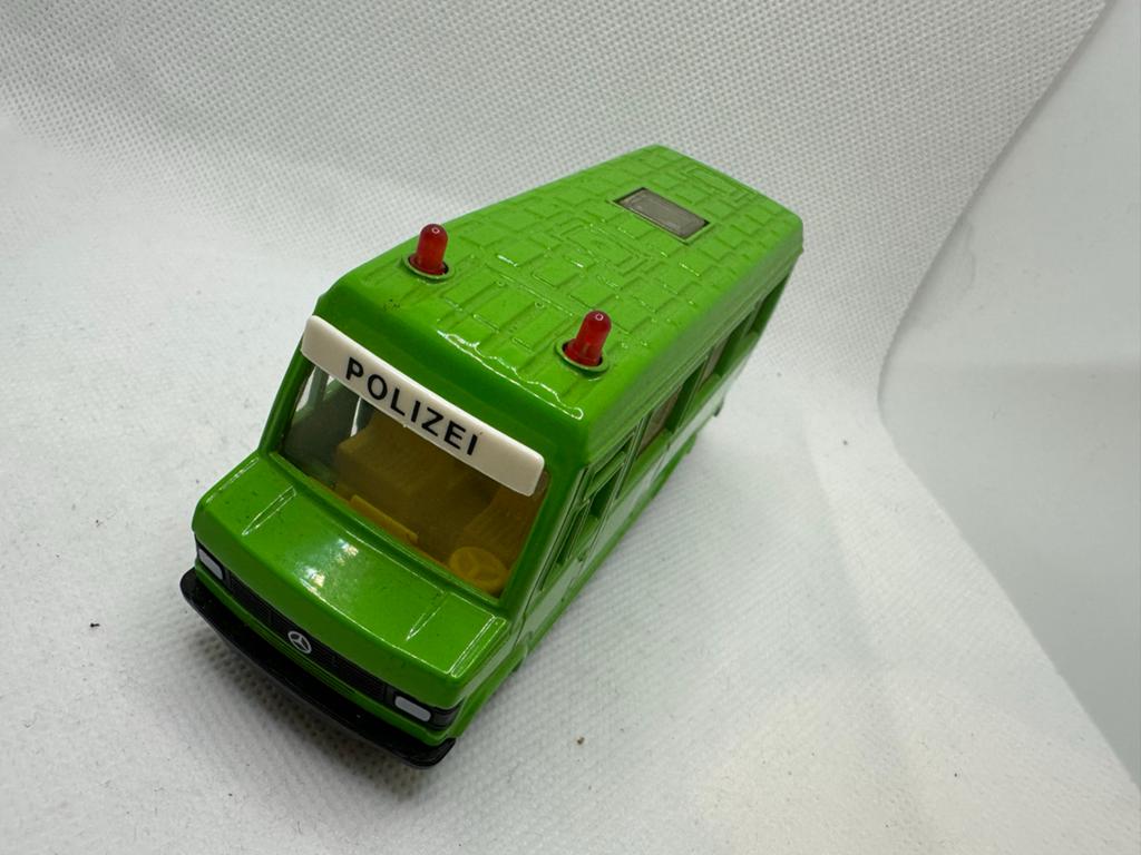 Siku Mercedes 809D Polizei - Geluid & Knipperlichten (1996), Hobby en Vrije tijd, Modelauto's | Overige schalen, Zo goed als nieuw