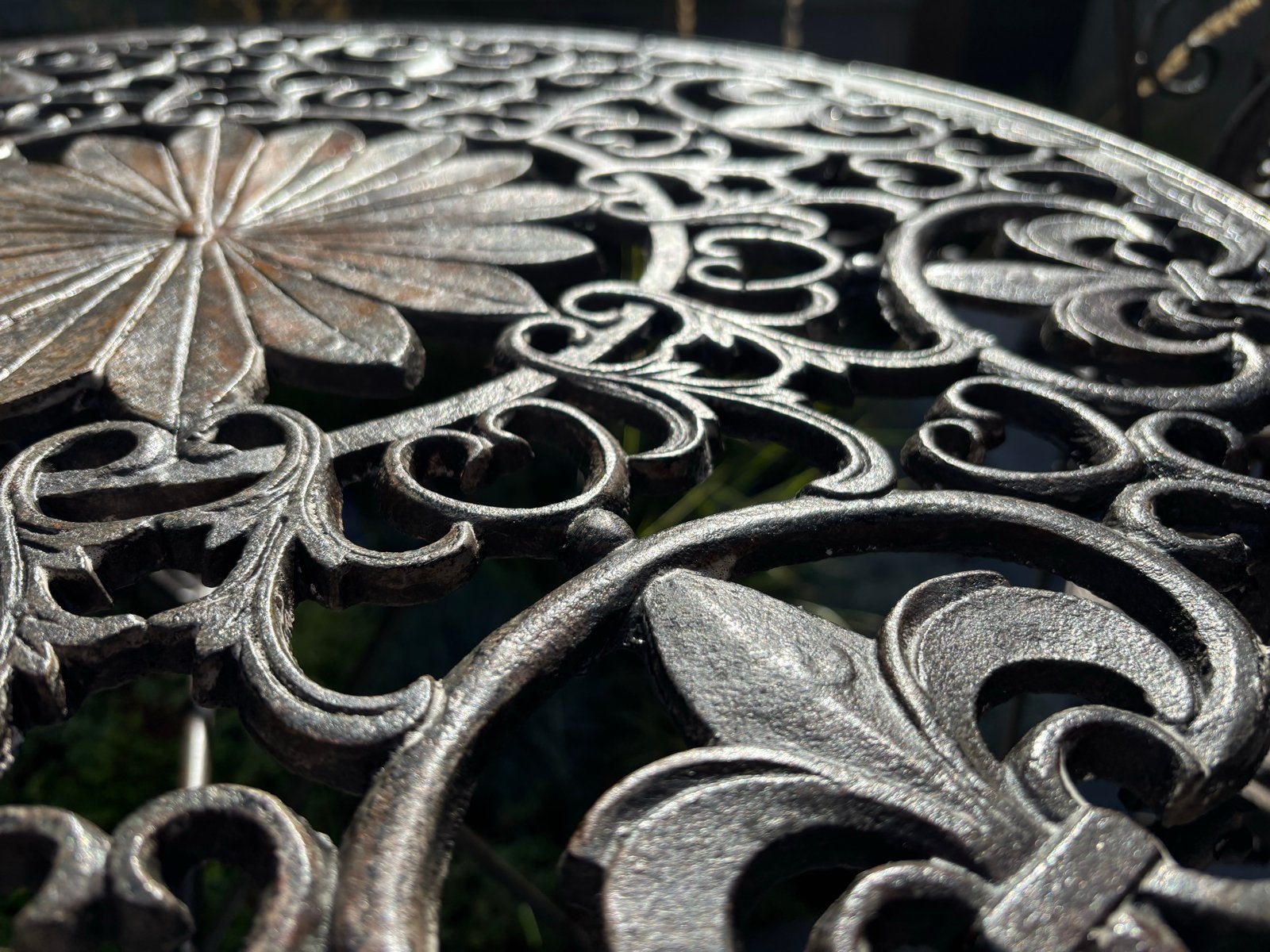 Oude Gietijzeren Brocante tuinset met mooie patina, Tuin en Terras, Overige materialen, Gebruikt, Eettafel, Tuinset