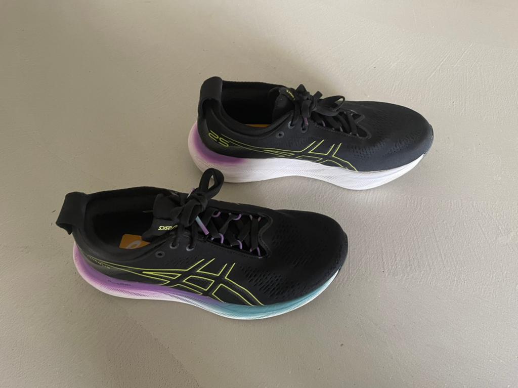 Asics gel Nimbus 25  hardloop schoen maat 38, Gebruikt, Hardloopschoenen, Ophalen of Verzenden, Hardlopen