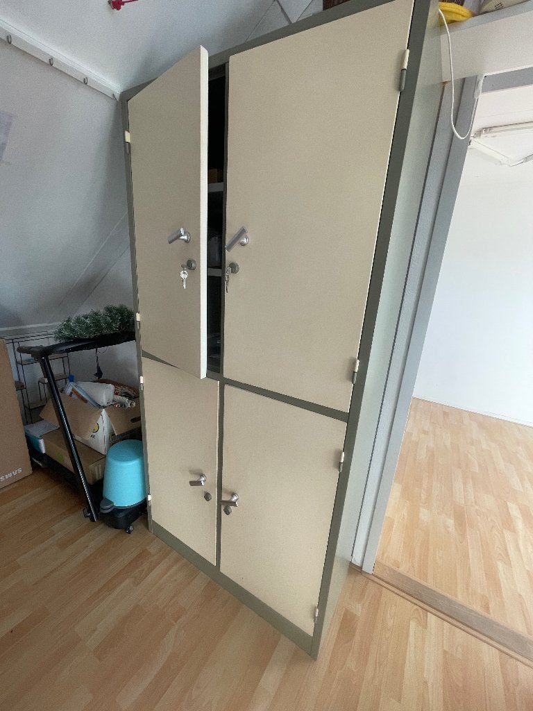 vintage lockerkast (200x100x40)  asap afhalen ivm kringloop, Ophalen, Gebruikt