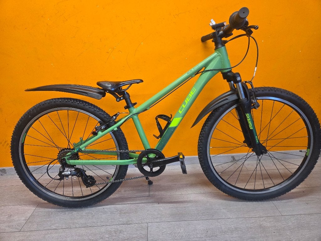 Cube 240 Acid Race 24 inch, Ophalen, Gebruikt, Aluminium, 24 inch of meer