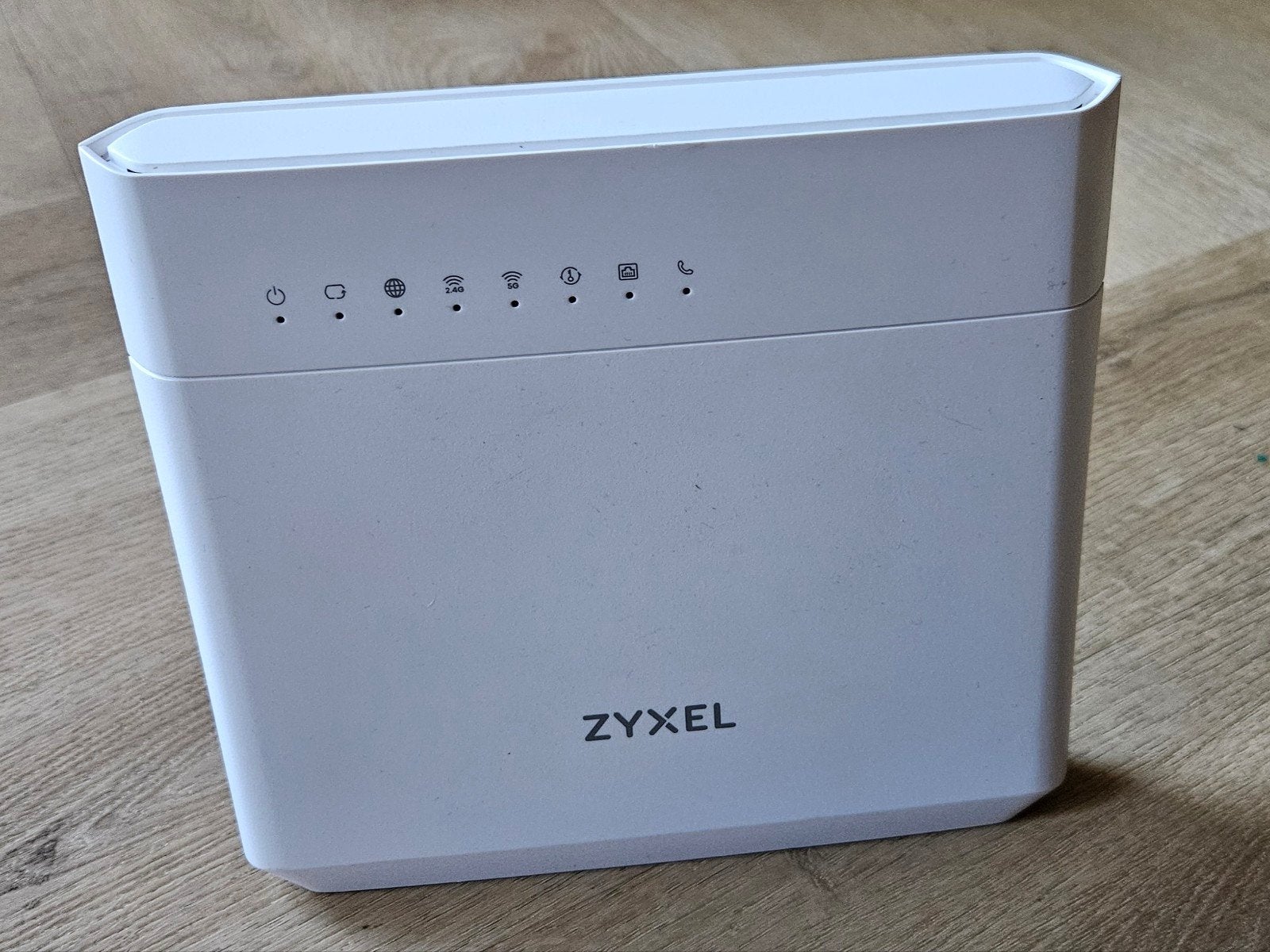 3 modem/routers – Zyxel VMG8825-T50, VMG8324-B10A & Huawei H, Ophalen of Verzenden, Overige typen