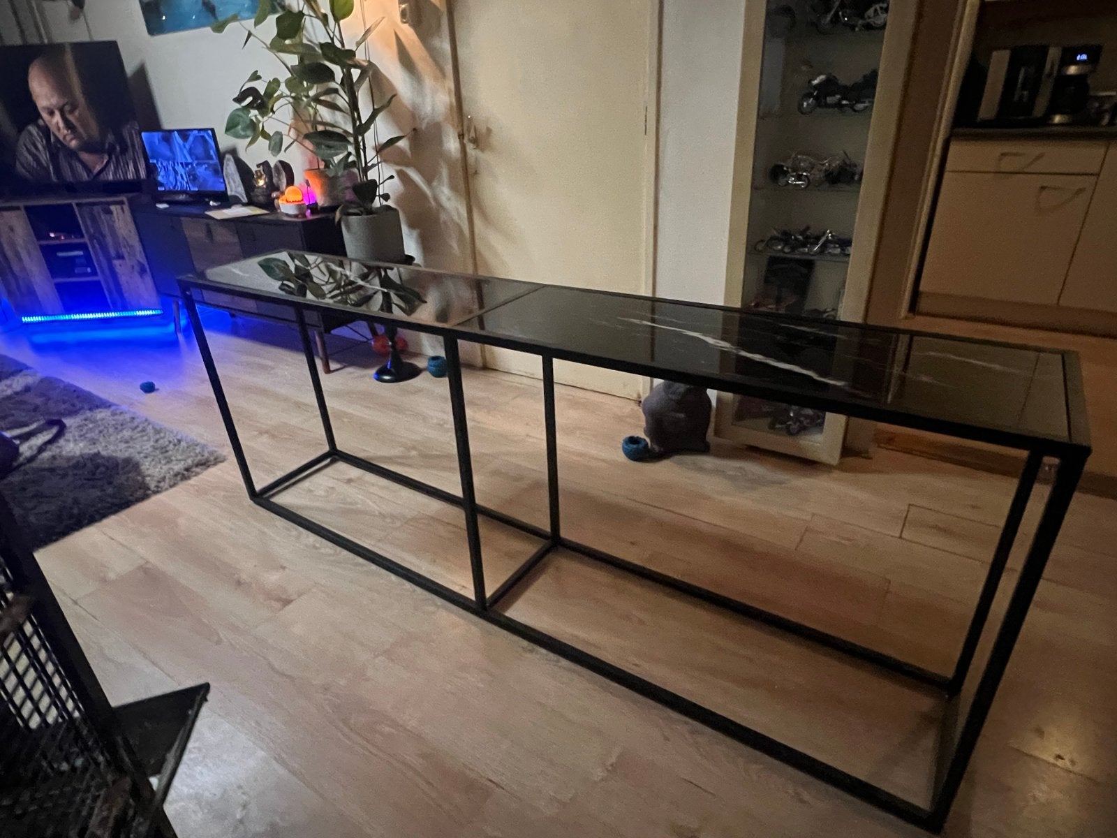 Wandtafel/Sidetable met marmerlook blad - Zo goed als nieuw, Huis en Inrichting, Marmer, Metaal of Aluminium, Ophalen of Verzenden