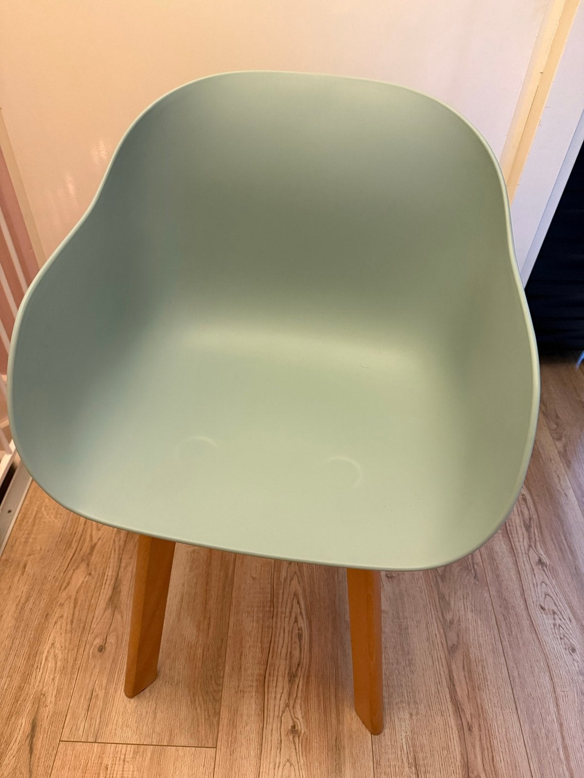 Kwantum Kuipstoeltje - Lichtgroen met Houten Poten, Huis en Inrichting, Stoelen, Ophalen, Kunststof, Gebruikt, Overige kleuren