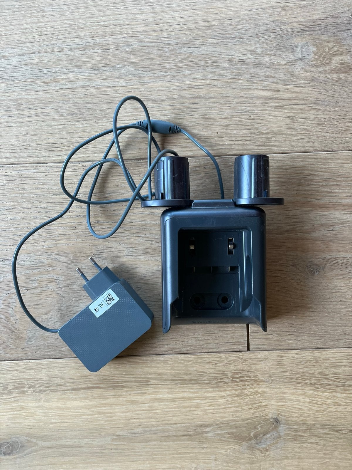 Originele acculader en muurbeugel Samsung Jet 75e, Ophalen, Gebruikt, Steelstofzuiger, Samsung