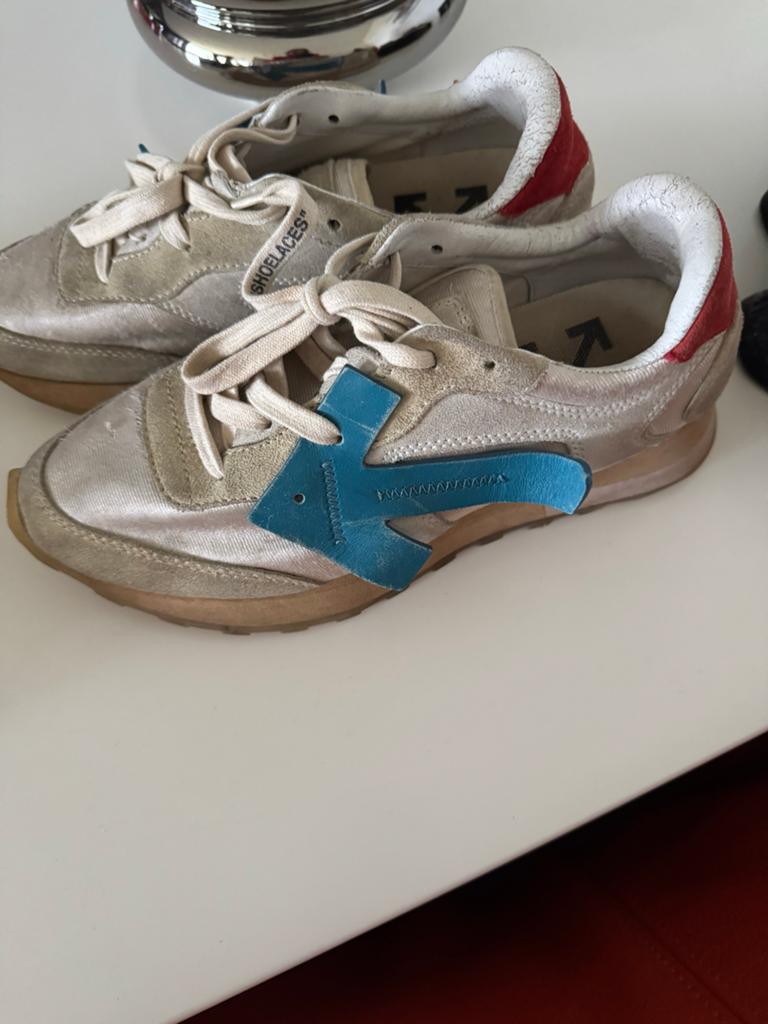 Off-White Sneakers, Ophalen of Verzenden, Zo goed als nieuw, Meisje, Schoenen